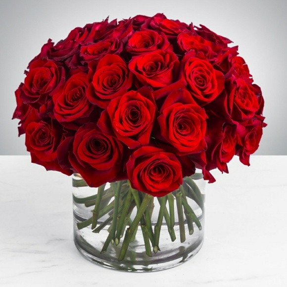 HELLO..POSHERS💋 - Picture 5 of 10